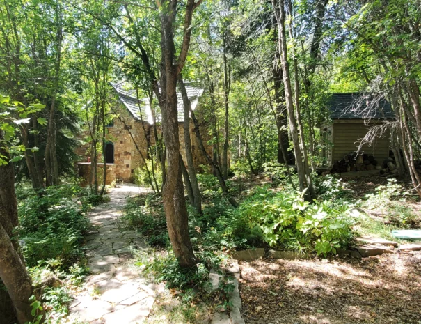 carriage-front-walkway