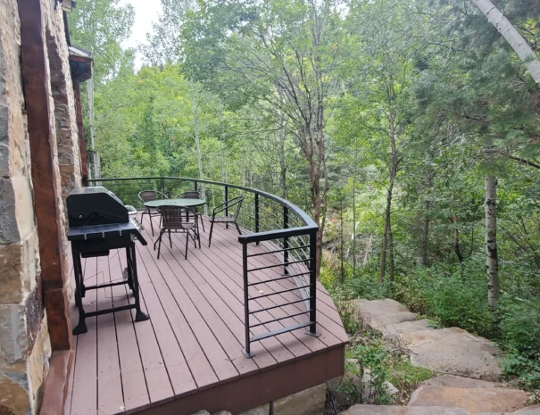 carriage-outside-balcony