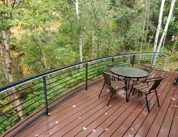 carriage-outside-balcony-top