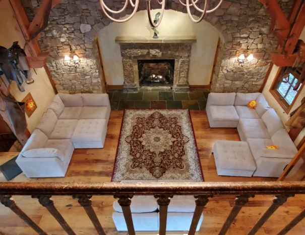 carriage-upstairs-balcony