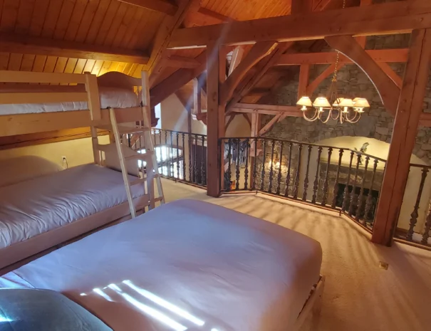 carriage-upstairs-beds-2