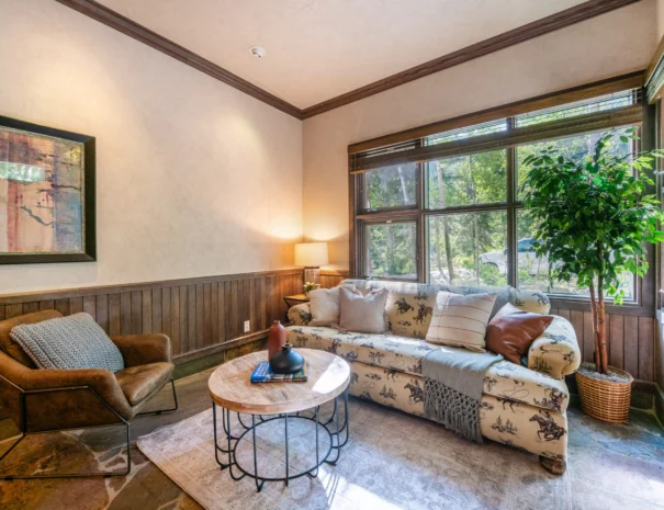 sunshine-lodge-apartment-lounge