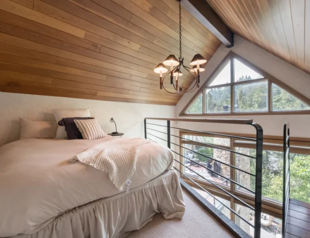sunshine-lodge-bedroom-four-loft-bed