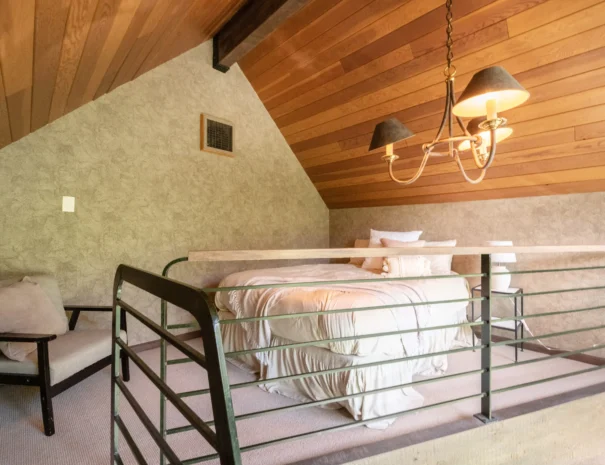 sunshine-lodge-bedroom-seven-loft-bed