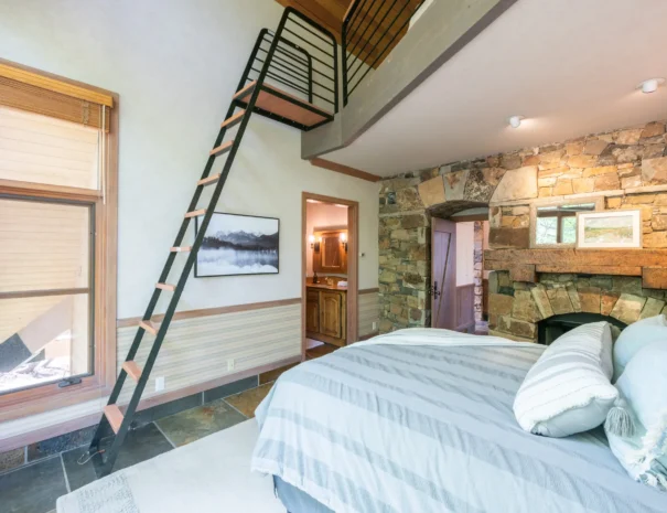 sunshine-lodge-bedroom-seven-view-2