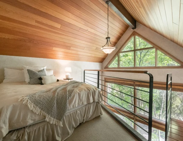 sunshine-lodge-bedroom-three-loft-bed