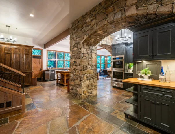 sunshine-lodge-kitchen-entrance