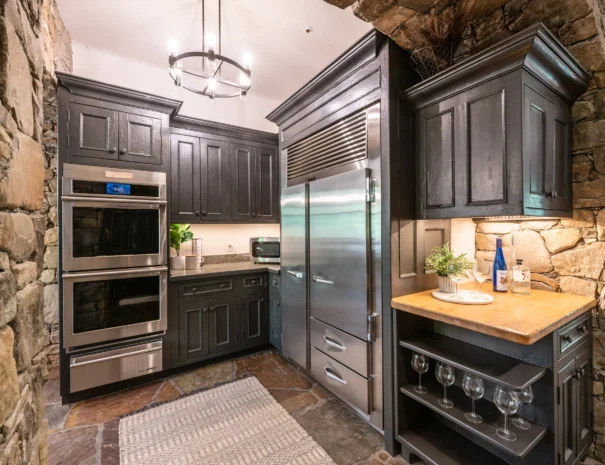 sunshine-lodge-kitchen-fridges-and-ovens