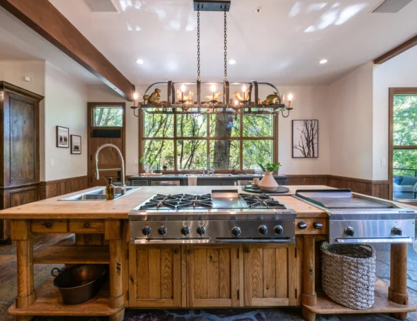 sunshine-lodge-kitchen-view-2