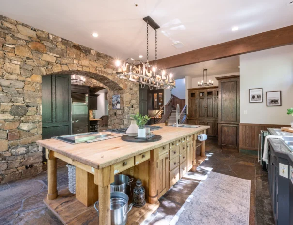 sunshine-lodge-kitchen-view-4