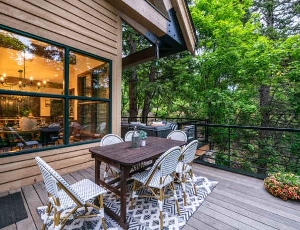 sunshine-lodge-main-deck-main-dining-view-inside (1)