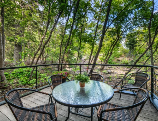 sunshine-lodge-main-deck-second-dining