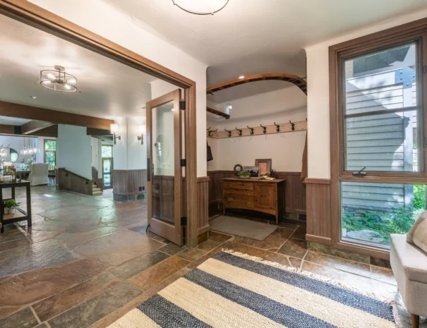 sunshine-lodge-main-entrance-view-1