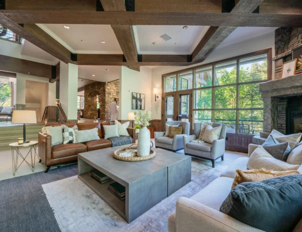 sunshine-lodge-main-room-view-1