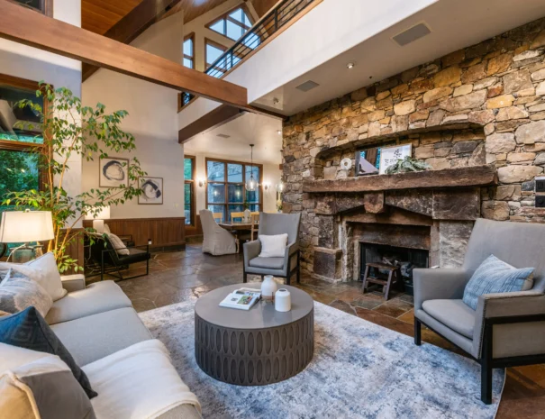 sunshine-lodge-off-kitchen-seating-lighting