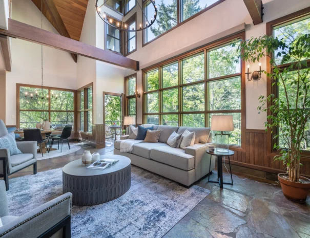 sunshine-lodge-off-kitchen-seating-outside-view