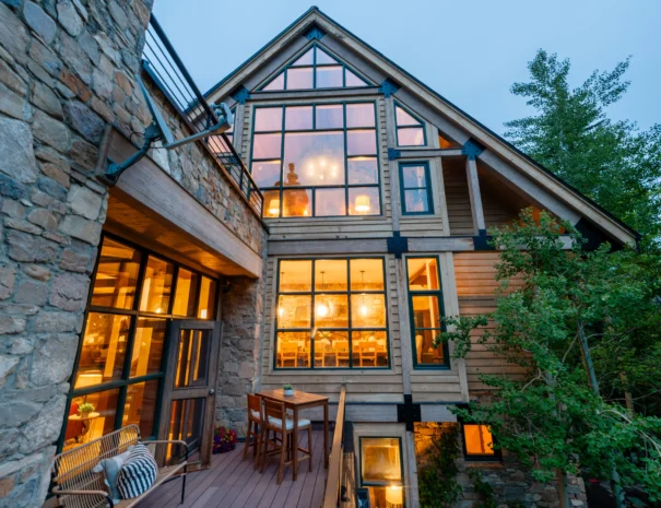 sunshine-lodge-second-deck-view-inside