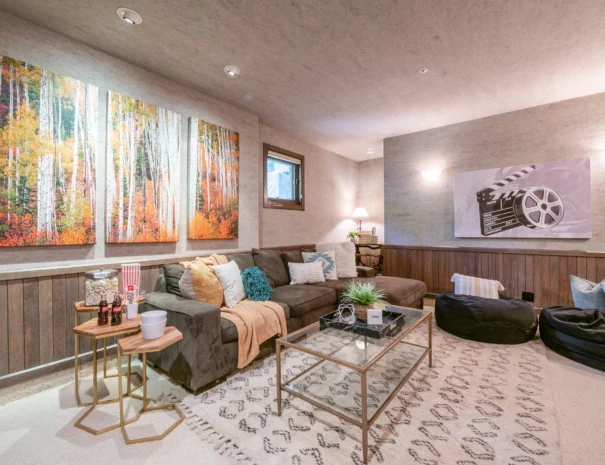 sunshine-lodge-tv-room-2