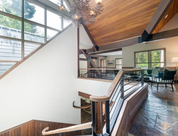 sunshine-lodge-upstairs-seating-view-3